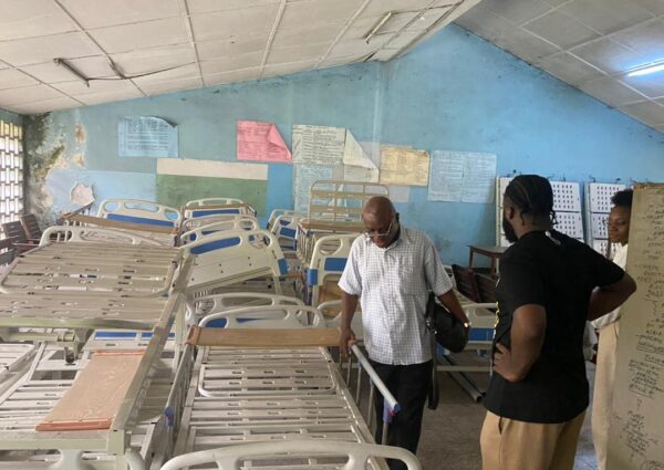 Partenariat solidaire : remise d’équipements médicaux à la Fondation Kadima